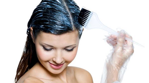 evitar manchas del tinte en el pelo 